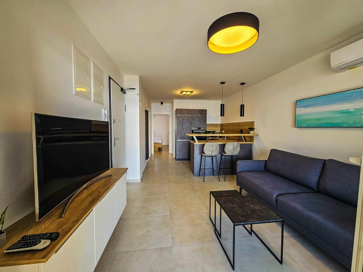 Aenona Beach Apartment Нин Экстерьер фото